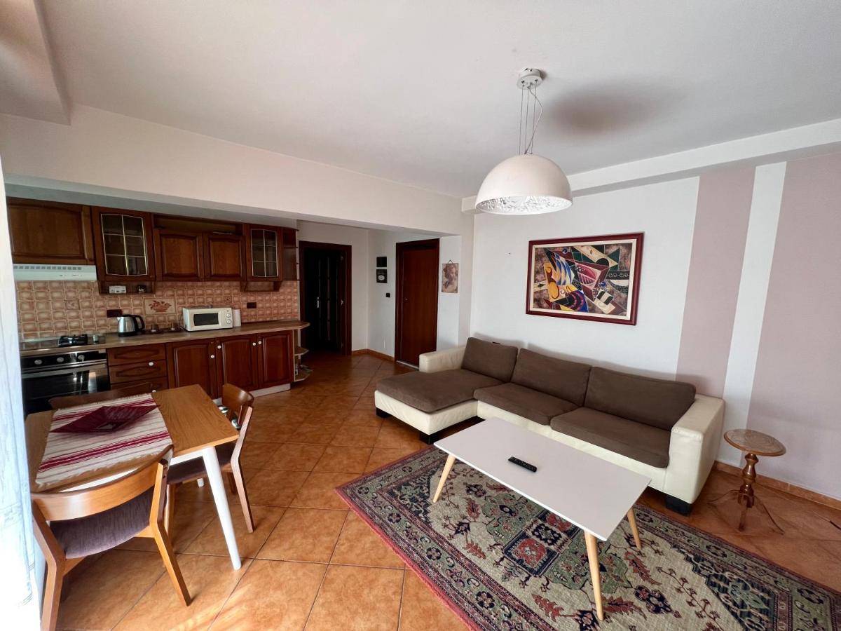 Apartment In Skanderbeg Square - Tirana Center 1 Esterno foto